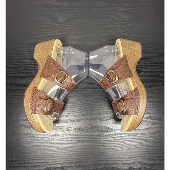 Dansko Sophie Tooled Leather Sandal Clog Size 40 US 9.5-10 Brown with Buckle - Picture 7 of 14